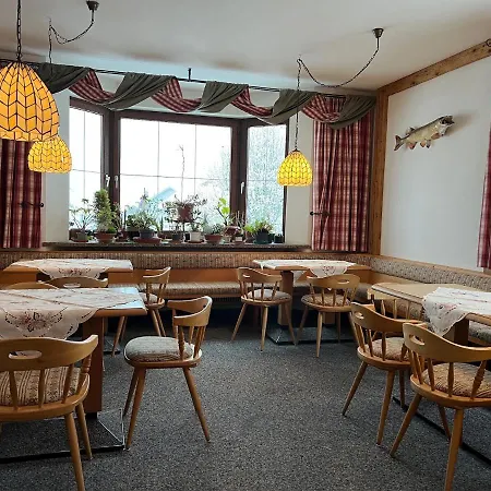 Gaestehaus Tauscher Am بيت ضيافة *