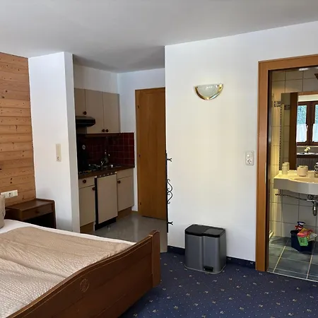 بيت ضيافة Gaestehaus Tauscher Am هالدينسي